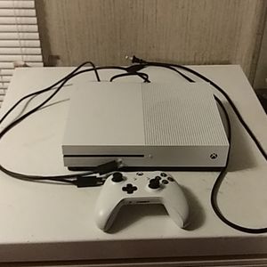 Xbox One S ( Controller, Power Cord, HDMI Cord)